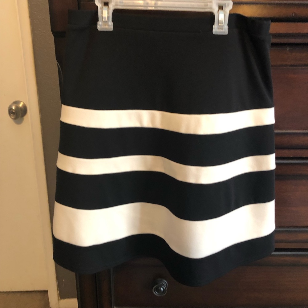 Black and white thick striped skirt